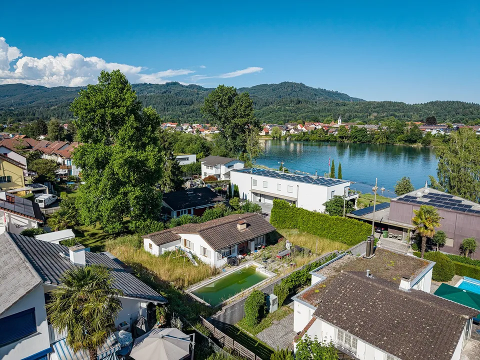 GUARANTEED VIEW OF THE RHINE - 687 M² OF SUNNY BUILDING LOT IN WALLBACH
