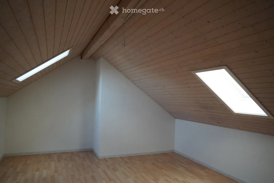 Charmante 5-Zimmer-Dachgeschosswohnung in Gränichen