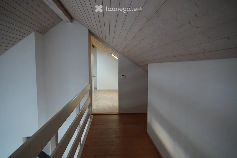 Charmante 5-Zimmer-Dachgeschosswohnung in Gränichen