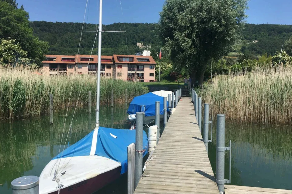 Duplex am Bielersee mit Garten & Seesicht / Duplex au bord du lac avec jardin & vue