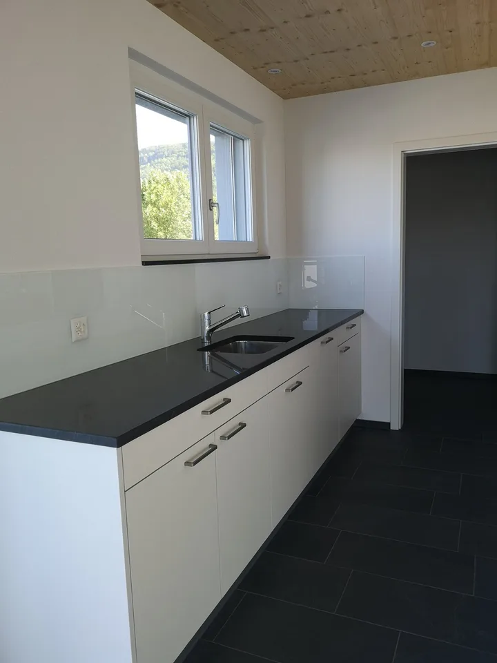 Moderne 3.5-Zimmer-Wohnung mit Terrasse und Aussicht