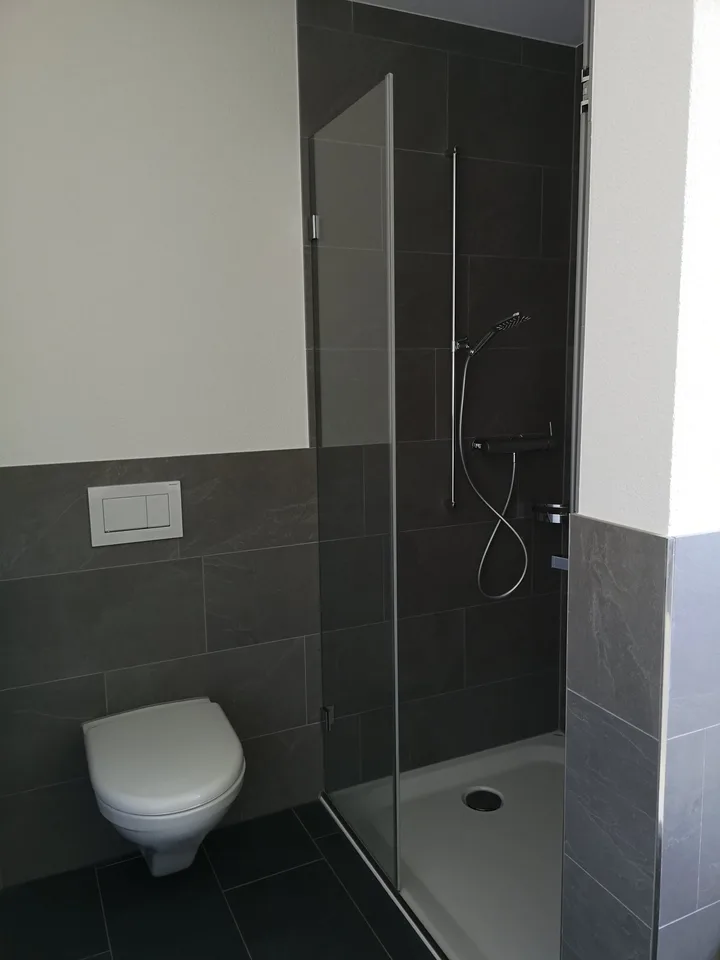 Moderne 3.5-Zimmer-Wohnung mit Terrasse und Aussicht