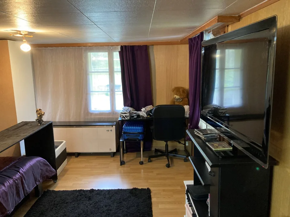 Grosszügige 3.5 Zimmerwohnung in saniertem Bauernhaus