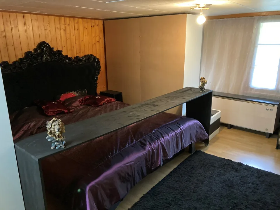 Grosszügige 3.5 Zimmerwohnung in saniertem Bauernhaus