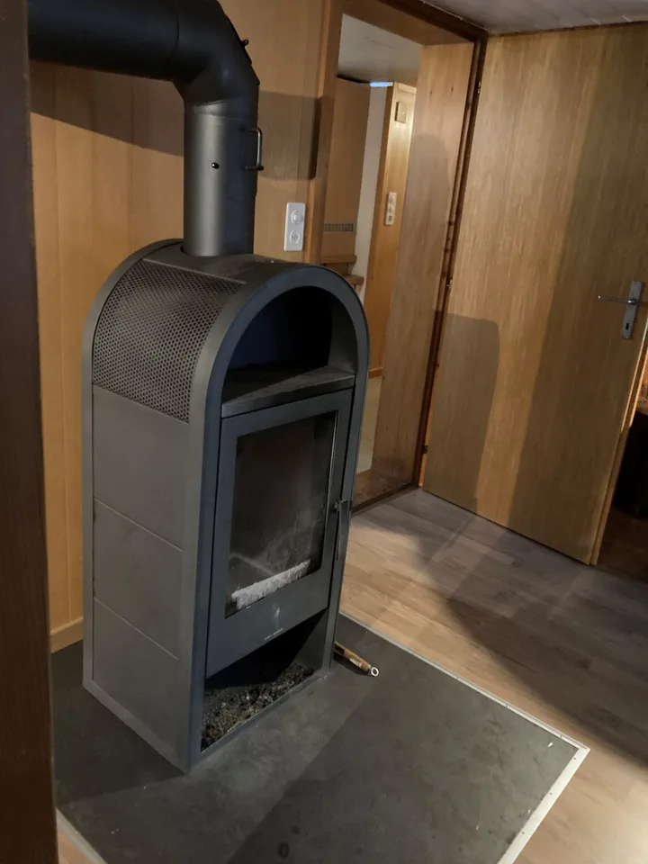 Grosszügige 3.5 Zimmerwohnung in saniertem Bauernhaus