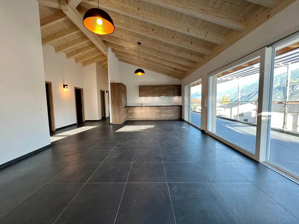 Champlan, Dachgeschosswohnung mit 4.5 Zimmern und 3 Außenparkplätzen