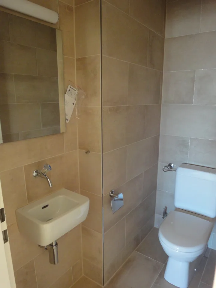 Helle 4.5-Zimmer-Wohnung mit Balkon und schöner Aussicht in Adliswil