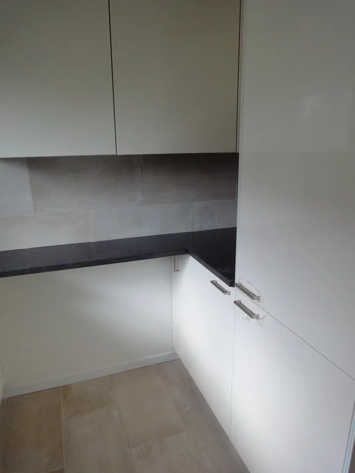 Helle 4.5-Zimmer-Wohnung mit Balkon und schöner Aussicht in Adliswil