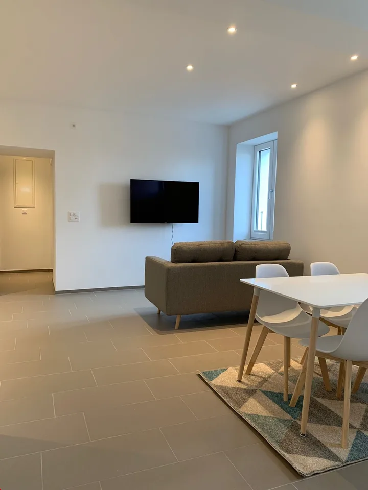 Appartement rénové de 2,5 pièces - Rez-de-chaussée (Appartement 7)