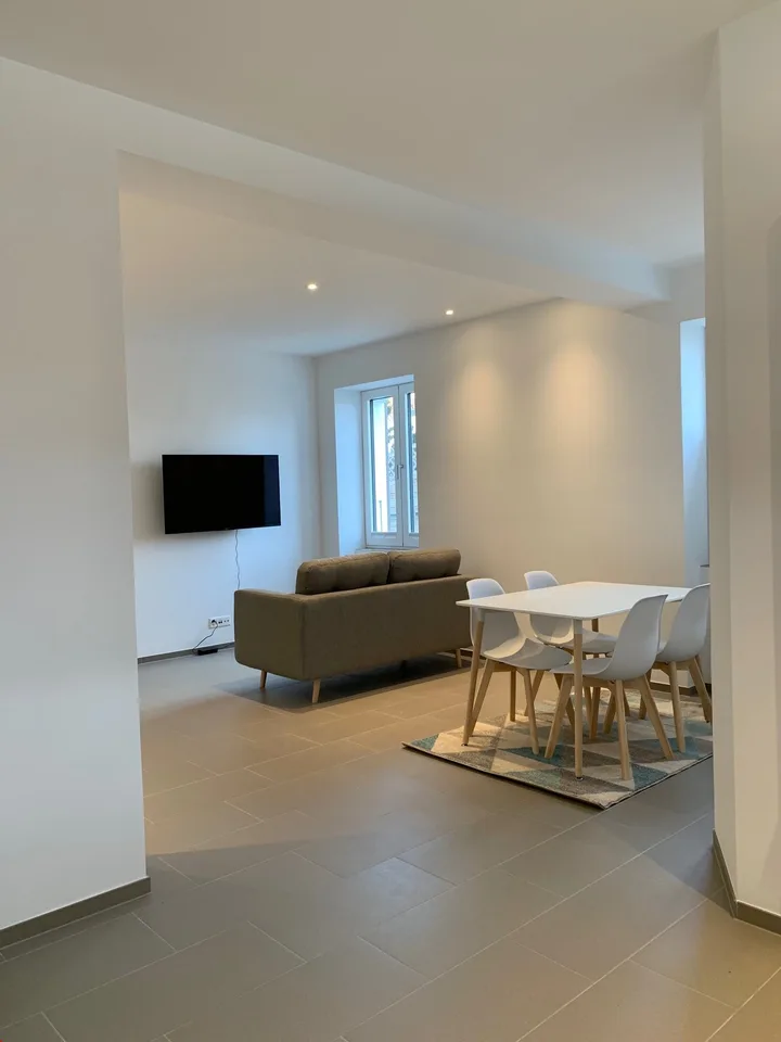 Appartement rénové de 2,5 pièces - Rez-de-chaussée (Appartement 7)