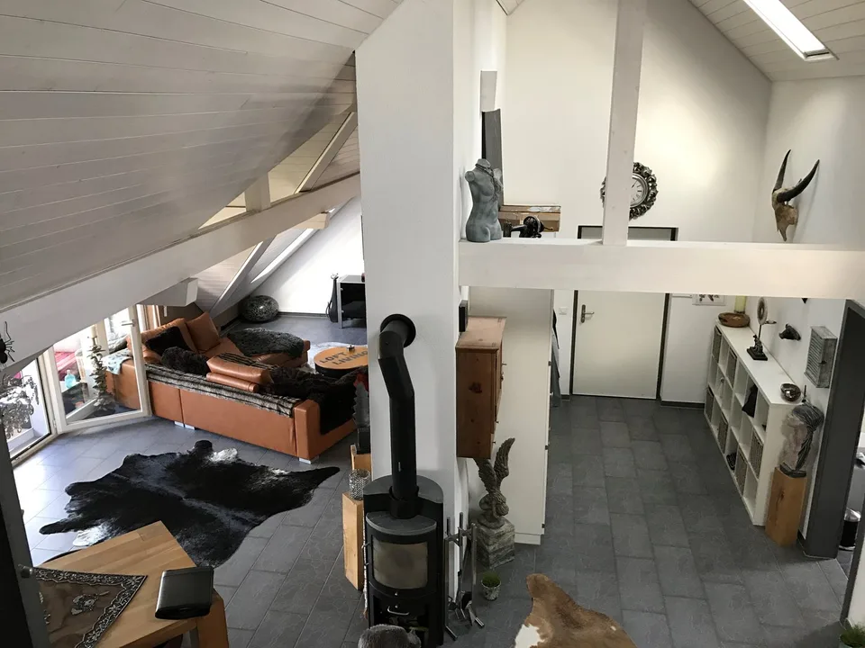 grosszügige 3.5-Zi-Dachwohnung mit wunderbarer Aussicht!