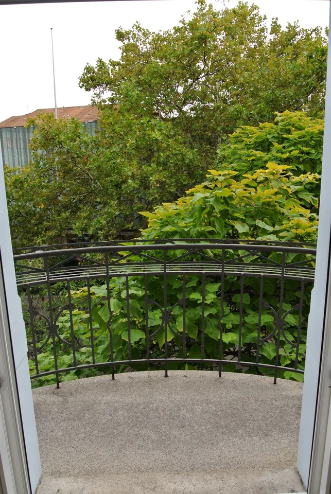 Charmante 2.5-Zimmer-Altbauwohnung im Herzen von Zürich-Altstetten