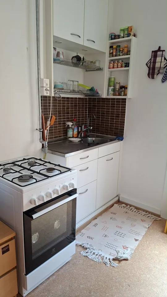 Charmante 2.5-Zimmer-Altbauwohnung im Herzen von Zürich-Altstetten
