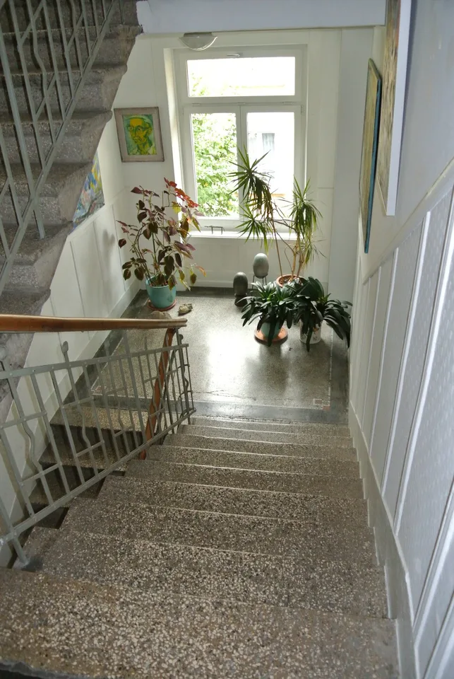 Charmante 2.5-Zimmer-Altbauwohnung im Herzen von Zürich-Altstetten