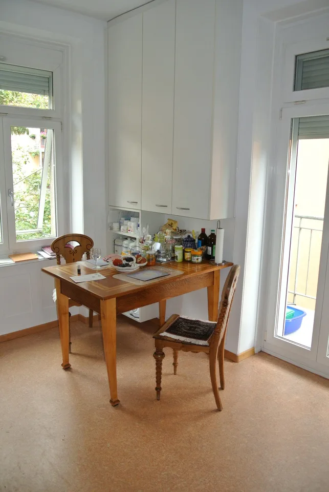 Charmante 2.5-Zimmer-Altbauwohnung im Herzen von Zürich-Altstetten