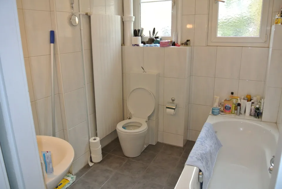 Charmante 2.5-Zimmer-Altbauwohnung im Herzen von Zürich-Altstetten