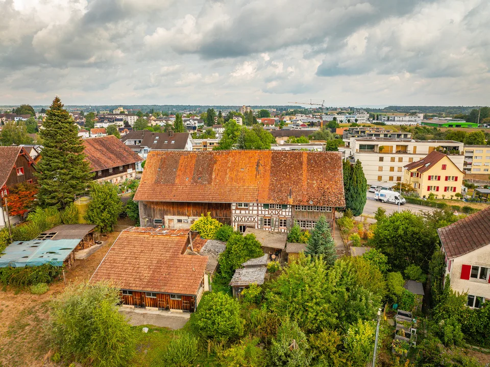 Charmantes Riegelhaus mit Stall und grosszügigem Umschwung