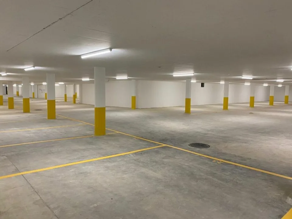 Tiefgaragenparkplätze zu vermieten