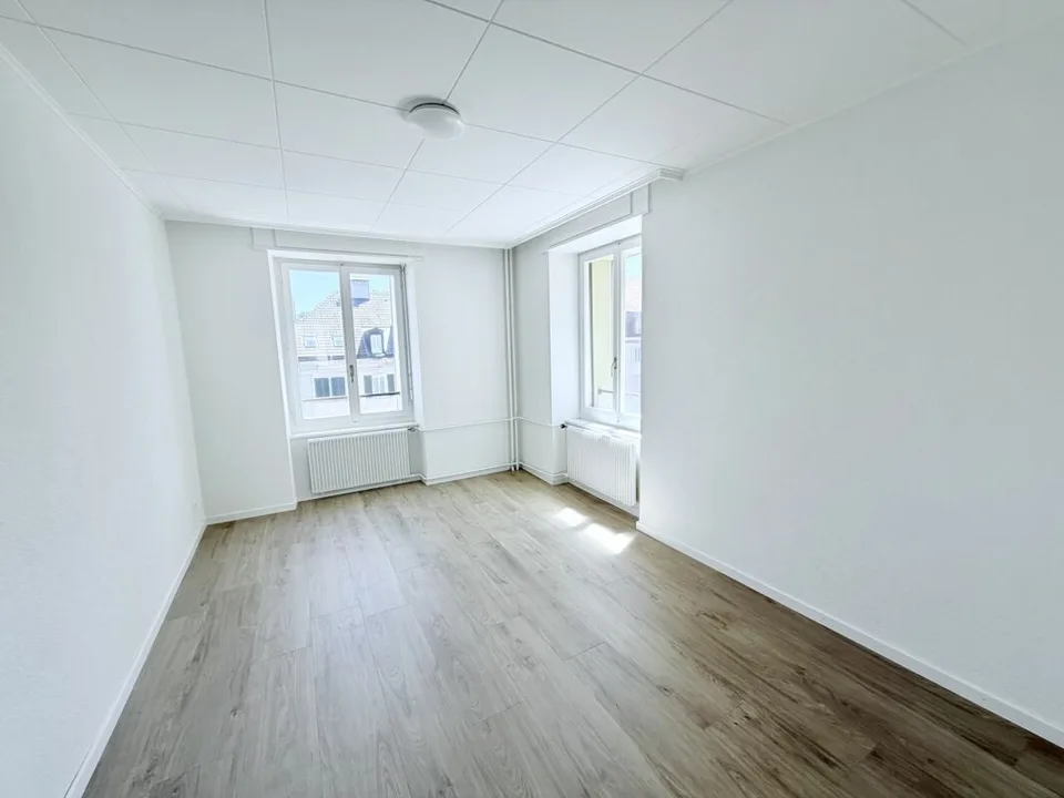 Renovated! 4-room apartment with balcony