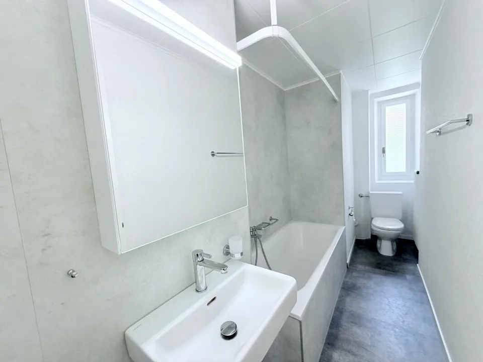 Renovated! 4-room apartment with balcony