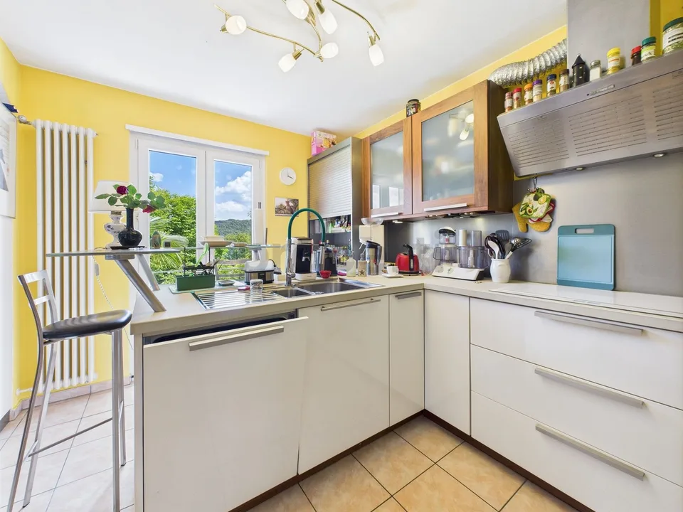 Traumhafte Villa in Pura mit herrlichem Seeblick und privatem Pool - Splendida villa a Pura con magnifica vista lago e piscina privata