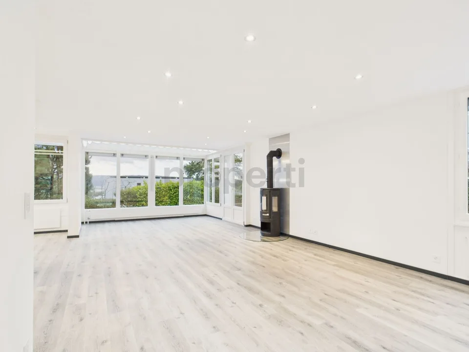 Moderna casa a schiera di 6.5 locali ristrutturata con giardino a La Neuveville