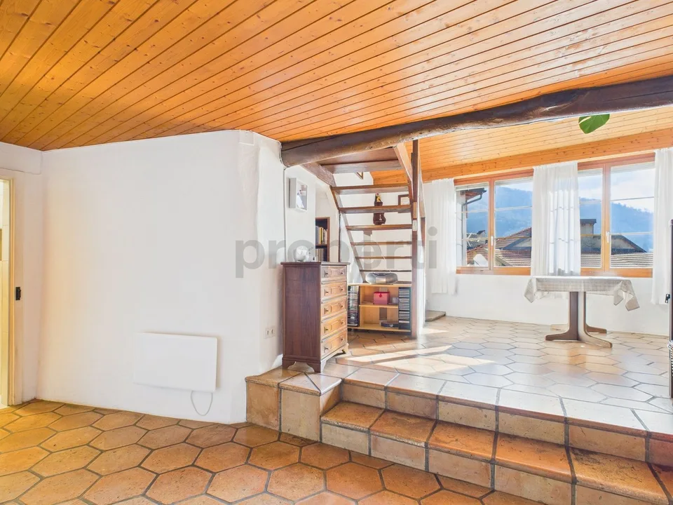 Elegant independent house 3 rooms with balcony, Breggia