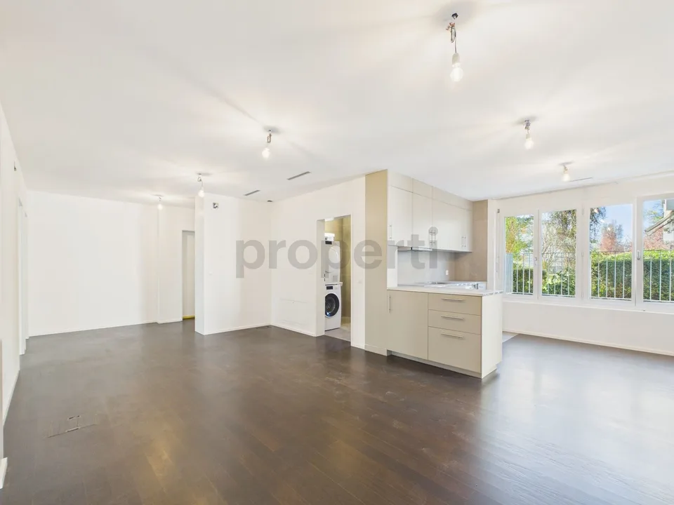 Moderne 4.5-Zimmer-Wohnung mit Aufzug, Opfikon