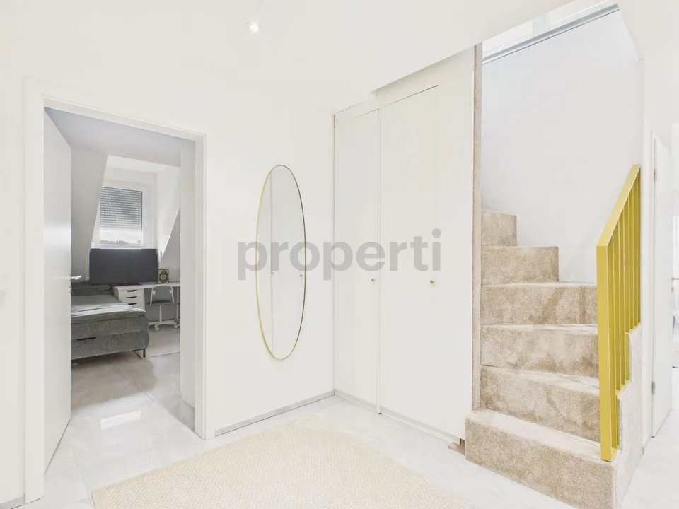 Ankommen, wohlfühlen, zuhause sein - charmante 6.5 Zimmer Maisonette auf zwei Ebenen