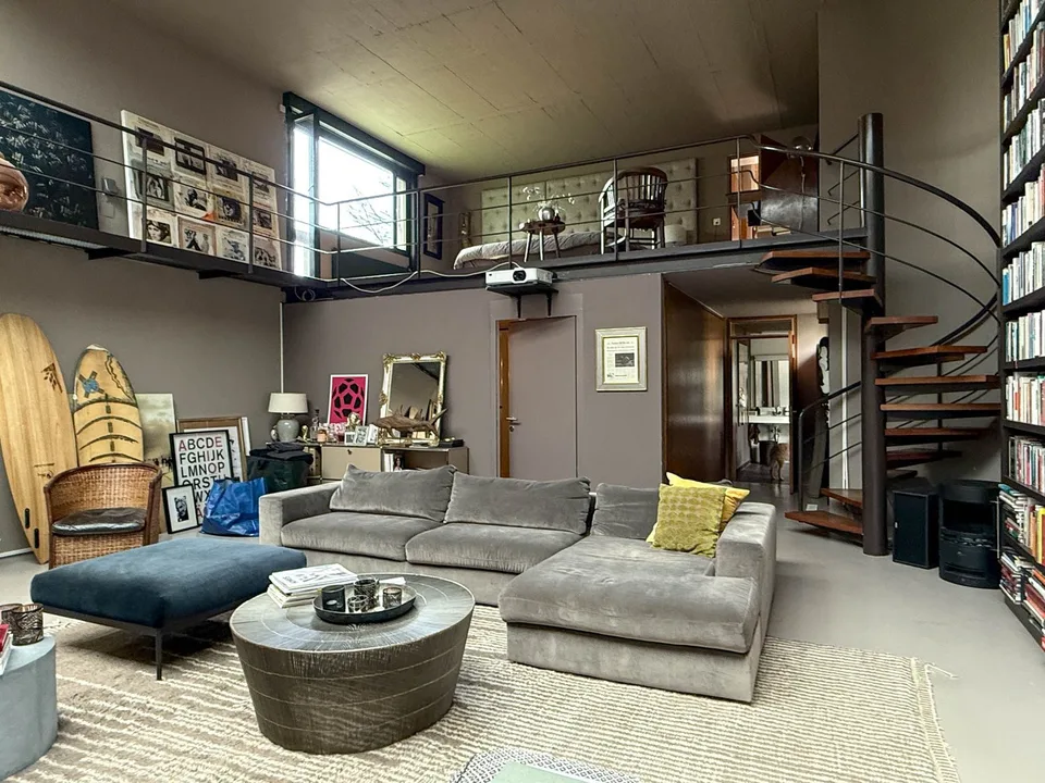 70s Architekten-Ikone: Extravagantes Loft-Wohnen an der Goldküste