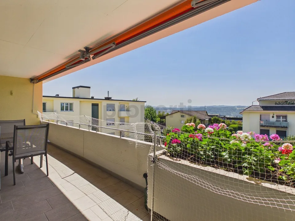 Abitazione accogliente con un bel balcone, una vista splendida e uno spazio hobby incluso