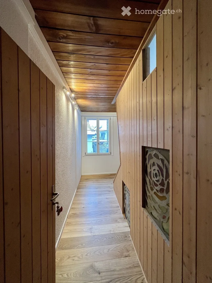 Renovated attic apartment near Stäfa Rebberg Lattenberg
