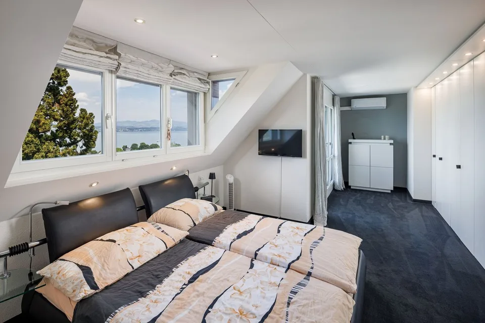 Appartement en Duplex de 6,5 Pièces en Attique