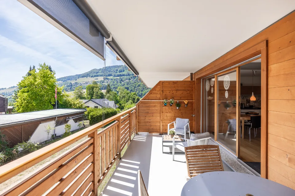 Moderne 2½-Zimmer-Wohnung mit großem Balkon