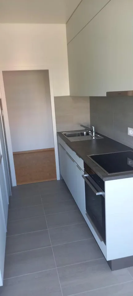 VERSIOX - Bel appartamento di 4,5 locali al 5° piano con balcone