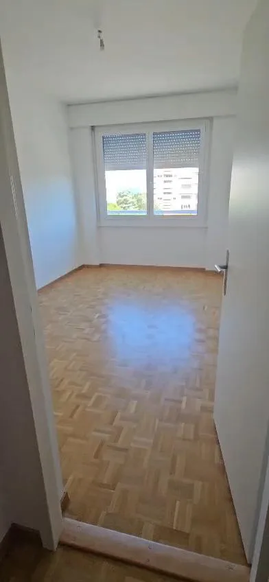 VERSIOX - Bel appartamento di 4,5 locali al 5° piano con balcone