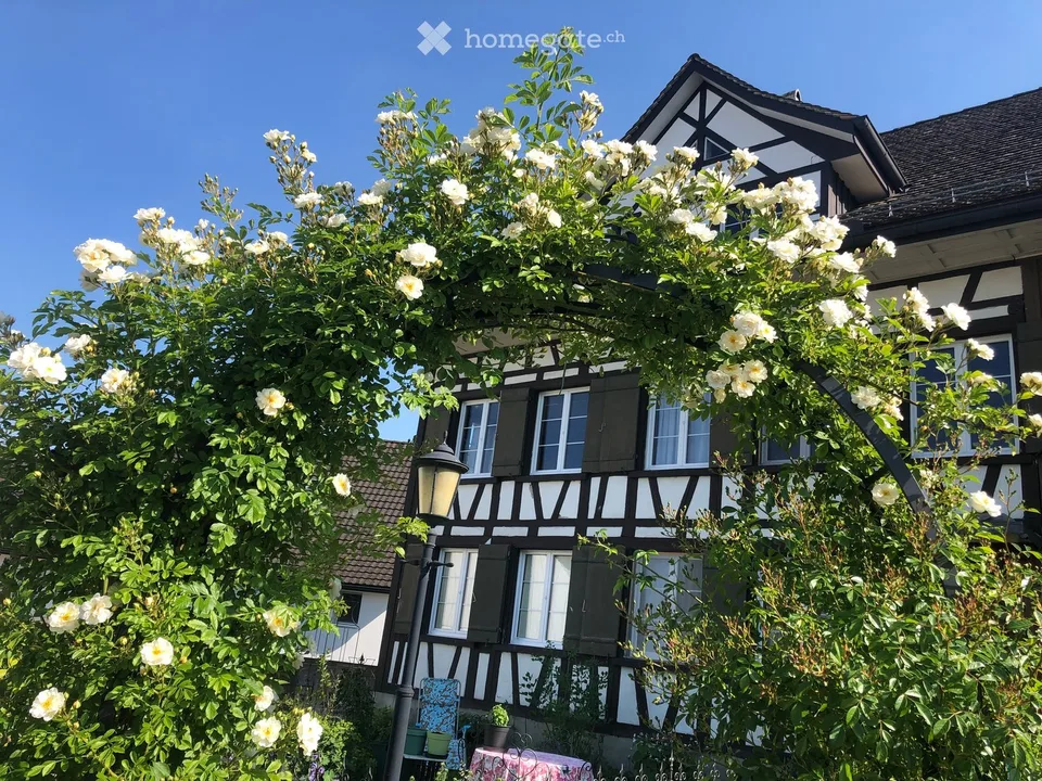 Charmante 4.5-Zimmer-Wohnung in historischem Landhaus in Lanterswil