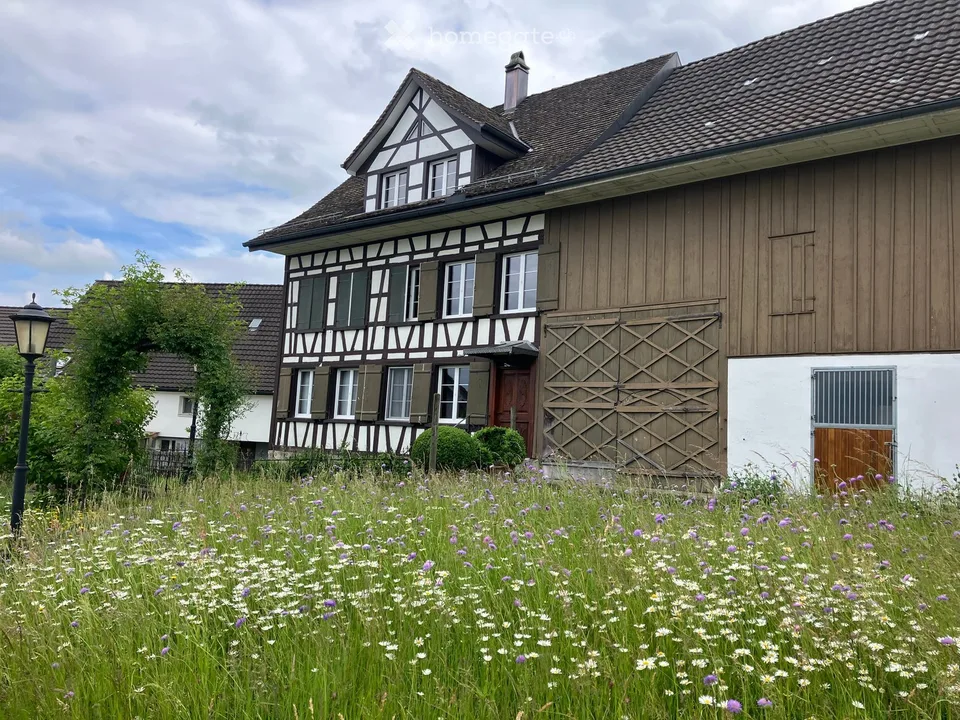 Charmante 4.5-Zimmer-Wohnung in historischem Landhaus in Lanterswil