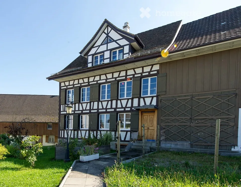 Charmante 4.5-Zimmer-Wohnung in historischem Landhaus in Lanterswil