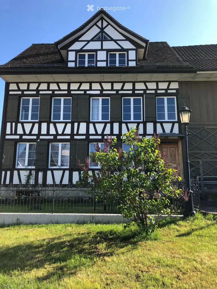 Charmante 4.5-Zimmer-Wohnung in historischem Landhaus in Lanterswil