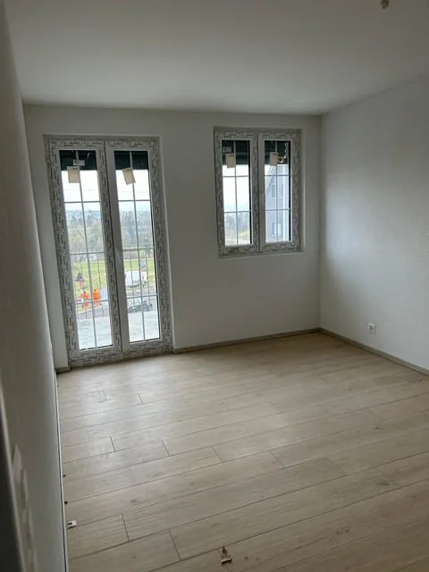 Appartement 2.5 pièces moderne à louer à Sünikon