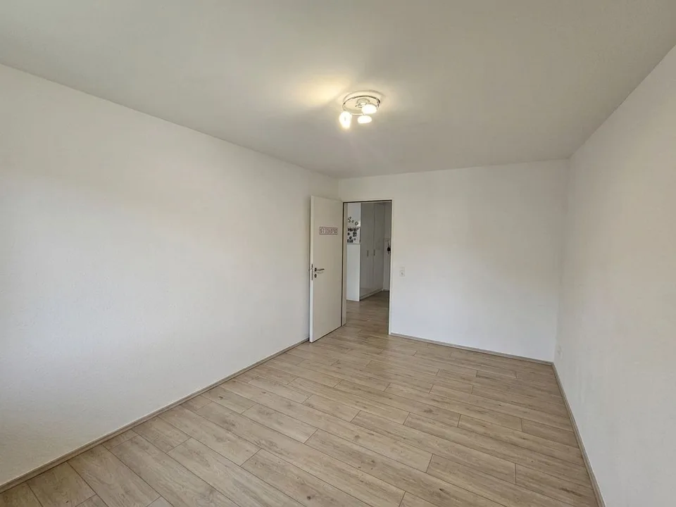 Appartement moderne de 2,5 pièces au rez-de-chaussée à louer à Oberhasli