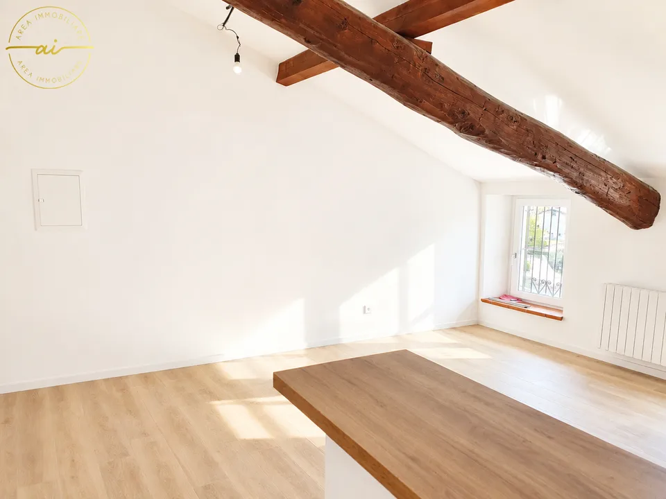Faszinierendes Dachgeschoss mit 2.5 Zimmern und Seeblick in Capolago