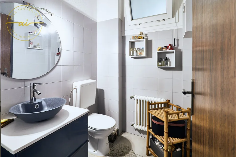 Spacious house with 3 residential units and 400 sqm garden