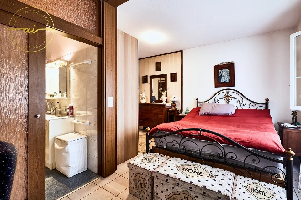 Spacious house with 3 residential units and 400 sqm garden