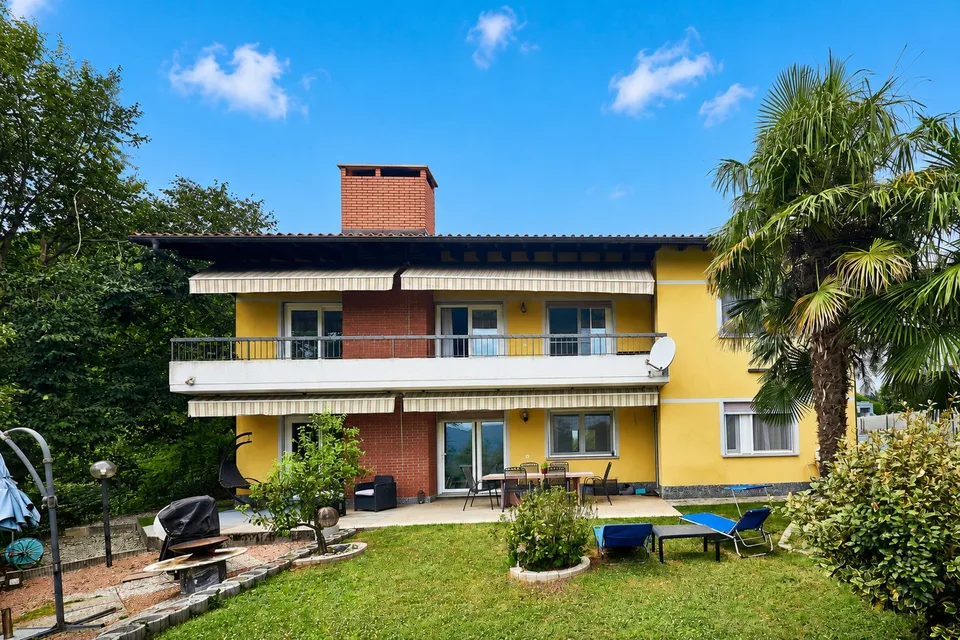 SPAZIOSA CASA CON 3 UNITÀ ABITATIVE E GIARDINO DI 400 MQ