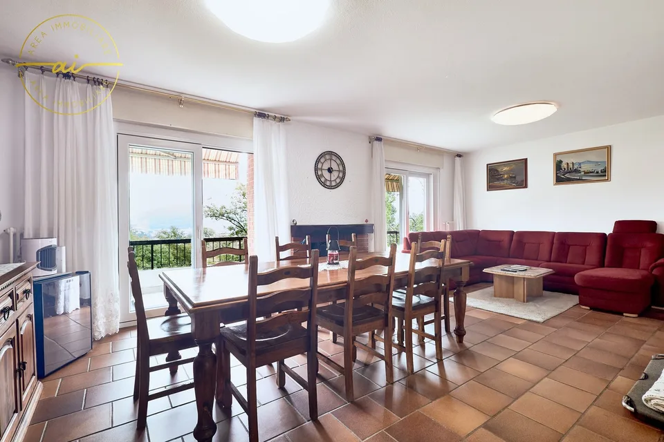 Spacious house with 3 residential units and 400 sqm garden