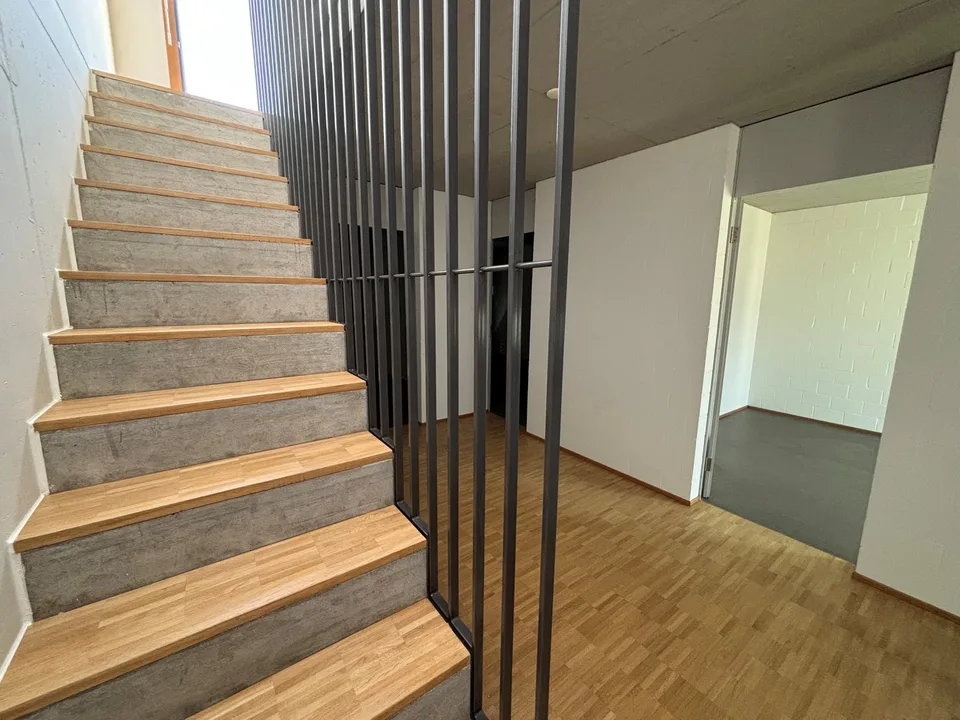 Helle 4.5-Zimmer-Duplexwohnung mit Balkon in Biel