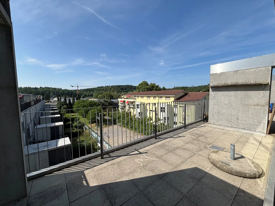 Helle 4.5-Zimmer-Duplexwohnung mit Balkon in Biel