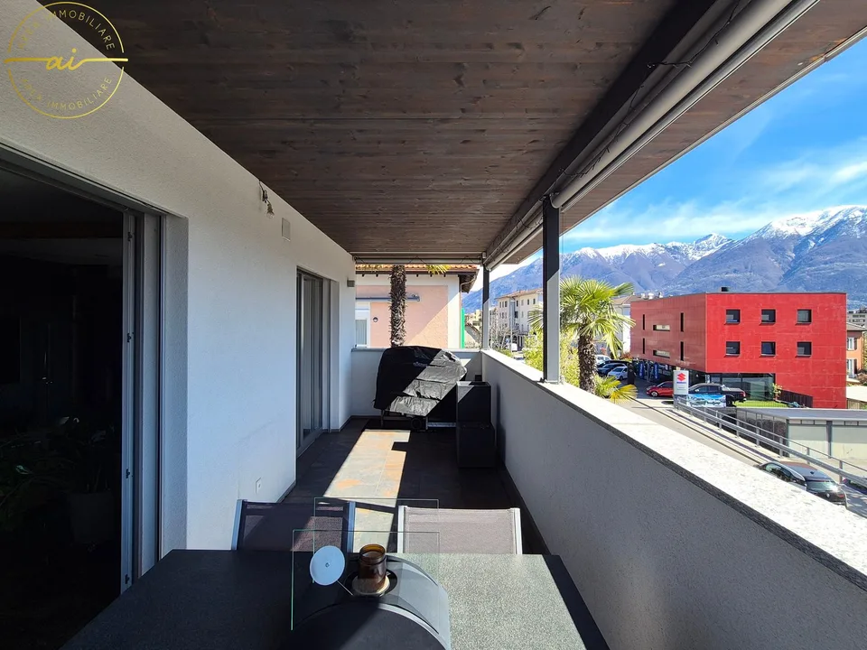 Attique de 3 pièces avec grand balcon à Solduno